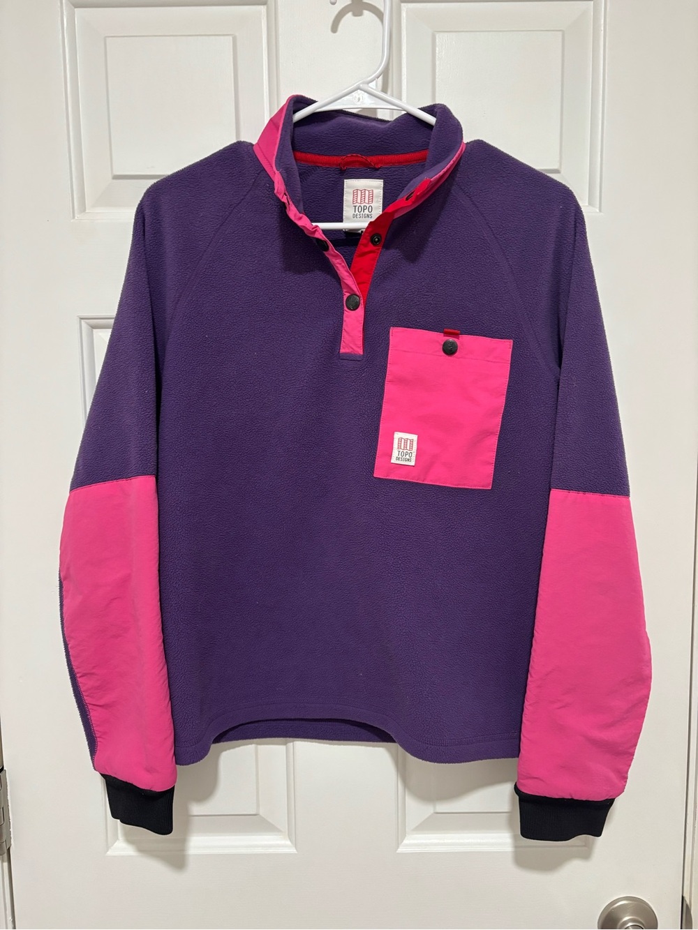 Topo Designs Women's Mountain Fleece Pullover purple and bright pink medium